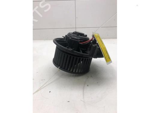 Used Heater blower motor AUDI A3 Sportback (8VA, 8VF) 2.0 TDI (150 hp) 20711299