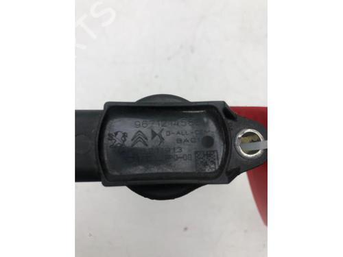 Used Ignition coil OPEL CORSA F (P2JO) 1.2 (68) (75 hp) 13916301