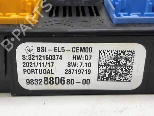 Fuse box OPEL CROSSLAND X / CROSSLAND (P17, P2QO) 1.2 (75) | BP23618495E1