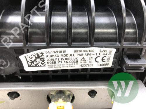 Airbag passager Airbag passager OPEL CROSSLAND X / CROSSLAND (P17, P2QO) 1.2 (75) (131 hp) 33675895 33675895