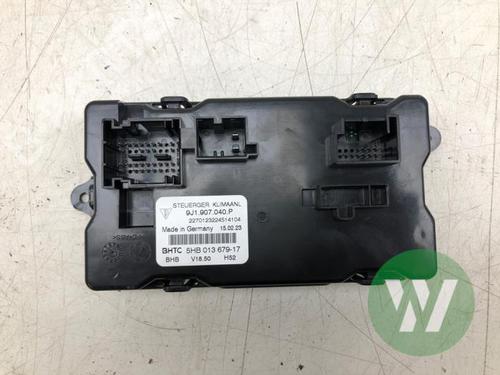 Used Electronic module Electronic module PORSCHE TAYCAN Cross Turismo (Y1B) 4S Performance Battery Plus (Y1BDB1) (571 hp) 39916048 39916048