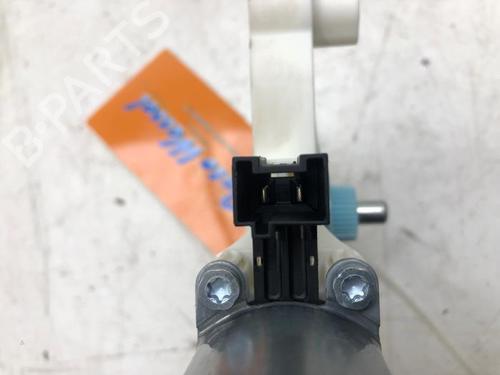 Right front window motor MERCEDES-BENZ C-CLASS (W206) C 300 e (206.054) | BP39913518E20 - Image 3