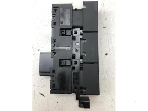 Used Switch VW GOLF VII (5G1, BQ1, BE1, BE2) 1.0 TSI (110 hp) 17210371