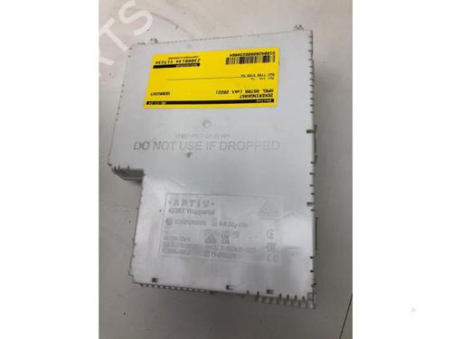 Used Fuse box OPEL CROSSLAND X / CROSSLAND (P17, P2QO) 1.2 (75) (110 hp) 21179520