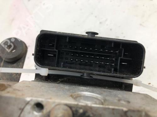 Używane Pompa ABS VW POLO IV (9N_, 9A_) 1.4 TDI (70 hp) 28017052
