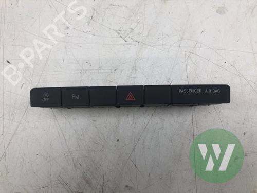 Used Warning switch Warning switch VW T-CROSS (C11, D31) 1.0 TSi (116 hp) 33675867 33675867