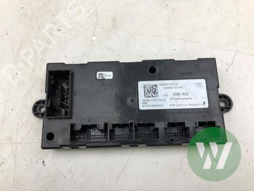electronic-module-vw-golf-viii-cd1-da1-2019-32443915 main image