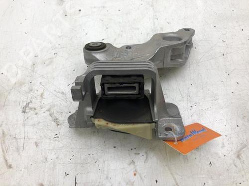 Used Support MERCEDES-BENZ EQV (W447) EQV 300 (447.813, 447.815) (204 hp) 24481061