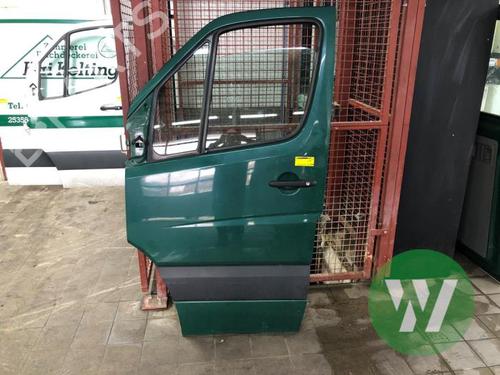 Porta anteriore sinistra MERCEDES-BENZ SPRINTER 3,5-t Bus (B906) 316 CDI (906.731, 906.733, 906.735) (163 hp) 32400567