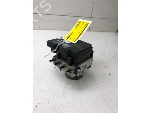 Used ABS pump MERCEDES-BENZ GLA-CLASS (X156) GLA 220 CDI / d (156.903) (163 hp) 16638714