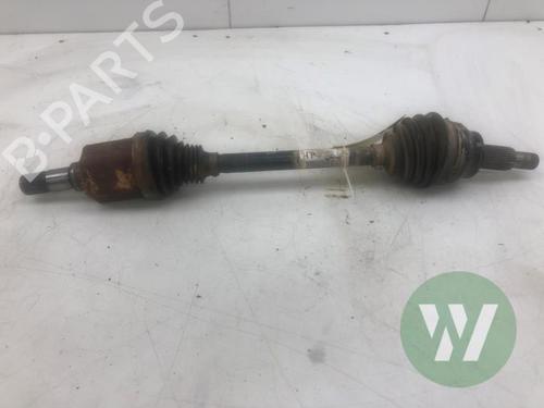 Used Left front driveshaft JAGUAR F-PACE (X761) 2.0 Ti4 AWD (300 hp) 32179811
