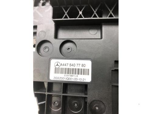 Fuse box MERCEDES-BENZ EQV (W447) EQV 300 (447.813, 447.815) | BP15941250E1