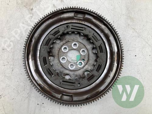 Used Flywheel SEAT LEON (5F1) 1.5 TSI (150 hp) 32842070