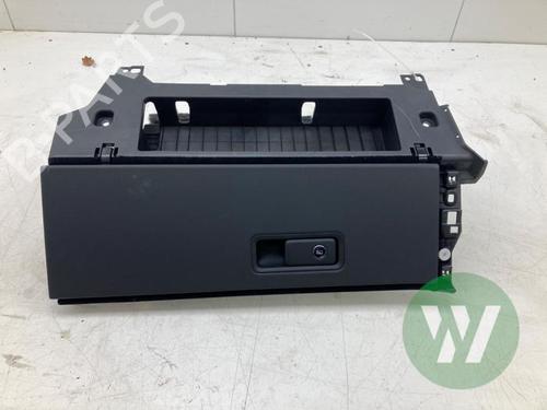 Used Glove box Glove box PORSCHE TAYCAN (Y1A) 4S Performance Battery Plus (Y1ADB1) (571 hp) 39914750 39914750