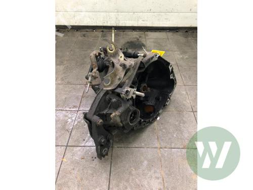 Used Gearbox FIAT STILO (192_) 1.6 16V (192_XB1A) (103 hp) 32284749