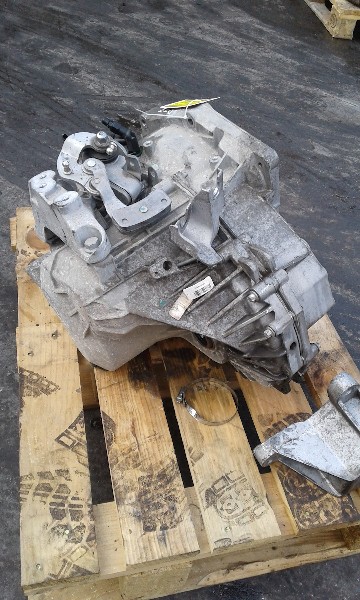 Manual gearbox OPEL ASTRA J Sports Tourer (P10) 2.0 CDTI (35 