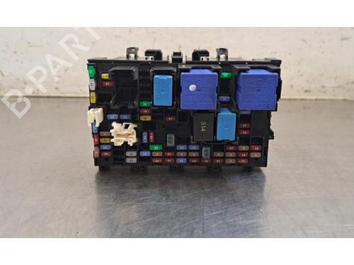 Used Fuse box Fuse box 37499331 37499331
