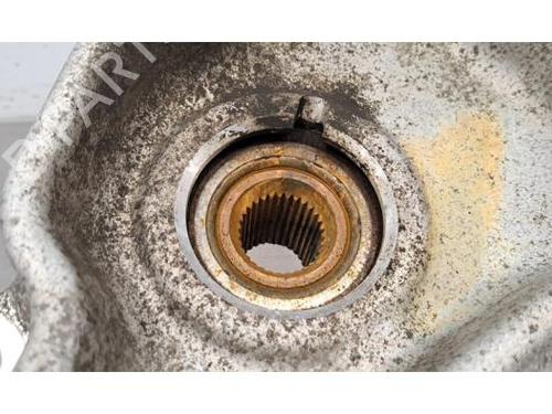 Right front steering knuckle LAND ROVER RANGE ROVER SPORT II (L494) 3.0 SDV6 4x4 | BP29700962M26 