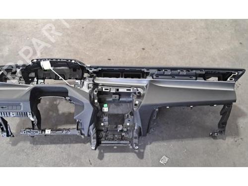 Used Dashboard PEUGEOT 308 III (FB_, FH_, FP_, F3_, FM_) e-308 (FMZKWZ) (156 hp) 30651500