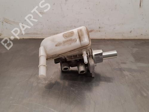Used Brake master cylinder FORD FIESTA VII (HJ, HF) 1.0 EcoBoost (125 hp) 19693559