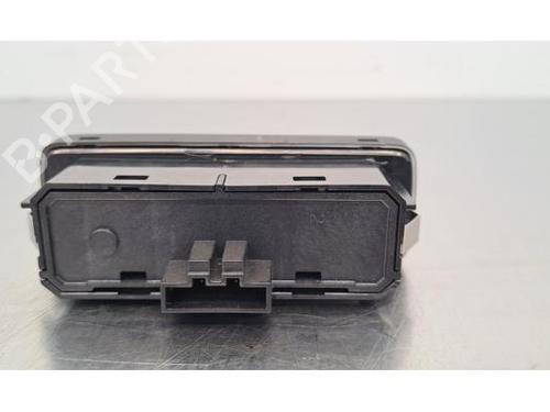 Switch VOLVO V60 II Cross Country (227) D3 AWD | BP26649430I30 