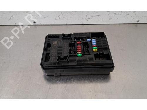 fuse-box-renault-trafic-iii-van-fg_-2014-38313180 main image