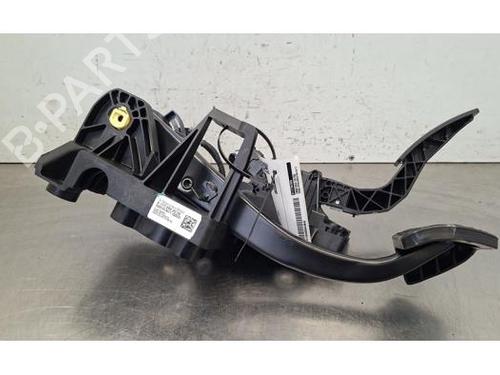 Used Pedal Pedal MERCEDES-BENZ CLA (C118) CLA 180 (118.384) (136 hp) 40285382 40285382
