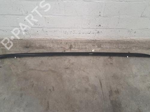 Used Roof bar PEUGEOT 2008 II (UD_, US_, UY_, UJ_, UR_, UC_) 1.2 PureTech 130 (USHNS, URHNS) (130 hp) 23617328