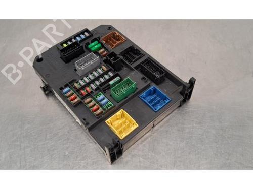 Used Fuse box PEUGEOT 308 II (LB_, LP_, LW_, LH_, L3_) 1.6 BlueHDi 120 (120 hp) 29195586