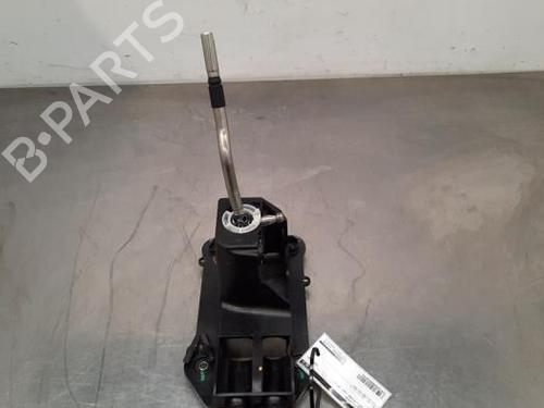 Used Gear lever MINI MINI COUNTRYMAN (F60) One D (116 hp) 23606171
