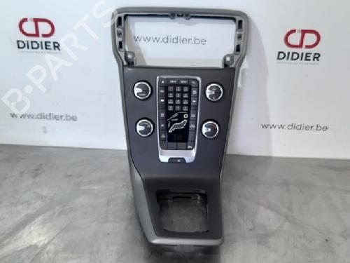 Console central VOLVO V40 Hatchback (525) D2 (120 hp) 10879499