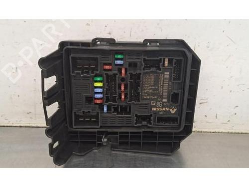 Used Fuse box RENAULT CLIO V (B7_) 1.5 Blue dCi 85 (B7AG) (86 hp) 33132011