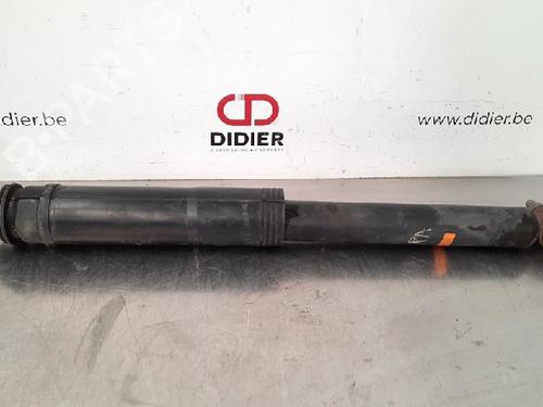 Used Right rear shock absorber TOYOTA AURIS (_E18_) 1.8 Hybrid (ZWE186_, ZWE186R) (136 hp) 10873614