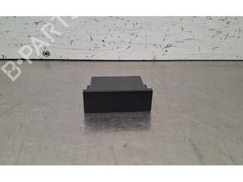 Used Switch Switch TOYOTA YARIS CROSS (MXP_) 1.5 Hybrid AWD-i (MXPJ16) (131 hp) 40289213 40289213