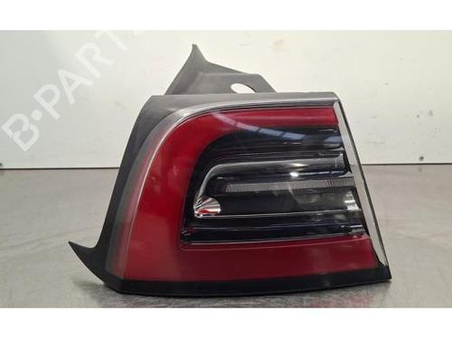 Venstre Baklys TESLA MODEL Y (5YJY) Long Range All-wheel Drive (514 hp) 31374887