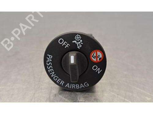 Used Switch Switch DACIA DUSTER (HM_) 1.2 TCe 125 (HMMA) (125 hp) 39732483 39732483