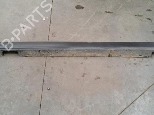 Used Right sideskirt LAND ROVER RANGE ROVER IV (L405) 4.4 SDV8 4x4 (340 hp) 19650017