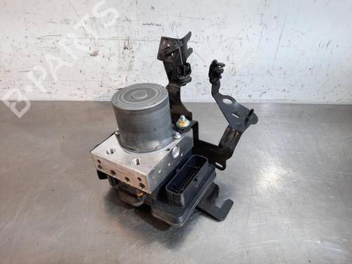 Used ABS pump RENAULT CLIO V (B7_) 1.0 SCe 65 (B7MG) (67 hp) 23607426