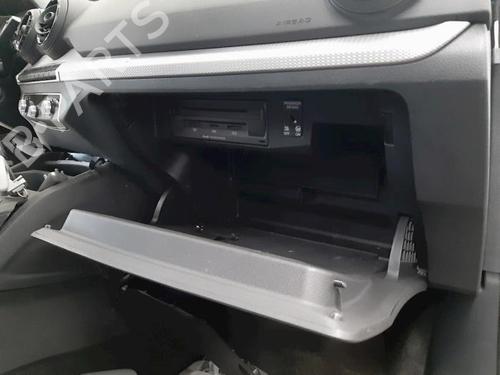 Handskerum AUDI Q2 (GAB, GAG) 1.6 TDI (115 hp) 10873151