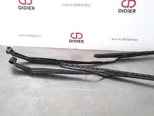 Used Front windshield wiper arm HYUNDAI i20 II (GB, IB) 1.2 (84 hp) 15016533