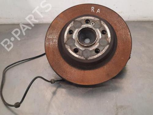 Used Right rear steering knuckle MERCEDES-BENZ A-CLASS (W176) A 180 (176.042) (122 hp) 23632887