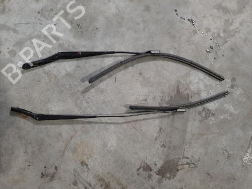 Used Front windshield wiper arm SEAT ATECA (KH7, KHP) 1.6 TDI (115 hp) 15015566