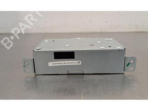 Used Radio PEUGEOT 308 III (FB_, FH_, FP_, F3_, FM_) PureTech 130 (FPHNSL, FPHNST) (131 hp) 28012409