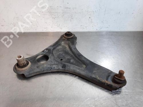 Used Left front suspension arm RENAULT TWINGO III (BCM_, BCA_) 1.0 SCe 70 (71 hp) 23585646