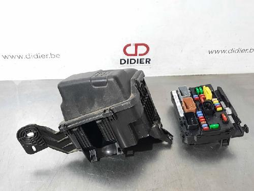 fuse-box-citroen-c3-ii-sc_-10-vti-68-9667199680-2009-10875859 main image