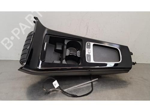 Used Middle console Middle console MERCEDES-BENZ CLA (C118) CLA 180 (118.384) (136 hp) 40285389 40285389