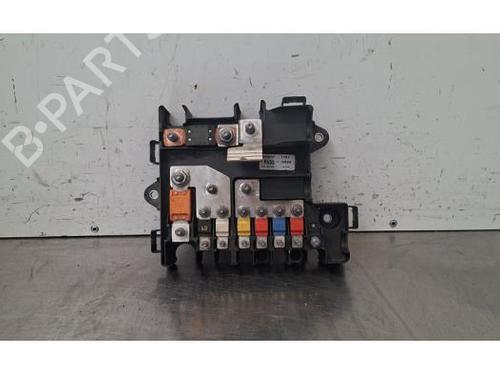 Used Fuse box Fuse box 38039497 38039497