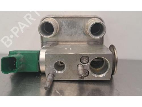 Used Oil radiator RENAULT MEGANE IV Hatchback (B9A/M/N_) 1.6 E-TECH 160 (B9NH) (160 hp) 29871789