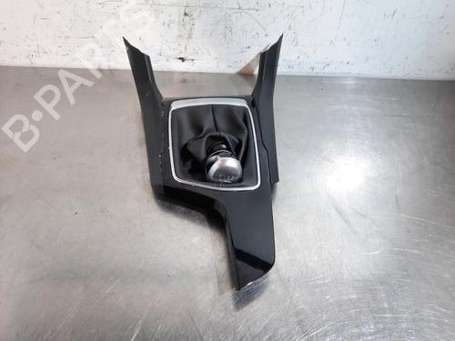 Used Gear lever PEUGEOT 308 II (LB_, LP_, LW_, LH_, L3_) 1.6 HDi / BlueHDi 115 (115 hp) 23602407