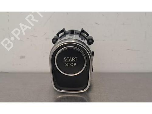 switch-mercedes-benz-eqa-h243-2021-33031072 main image